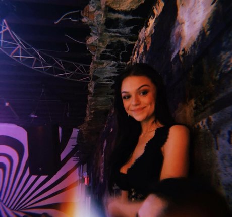 Clare Temerowski free model pics