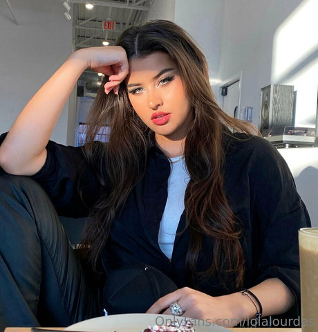 lolalourdes top model archive