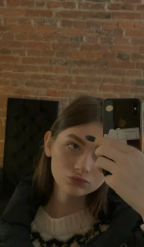 mia ts porn actress images