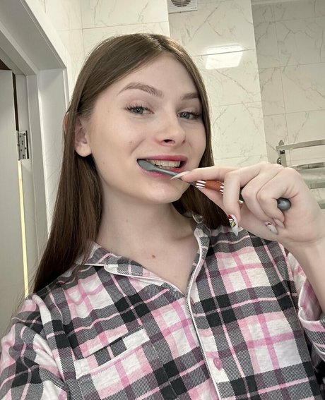 mia ts free actress pictures