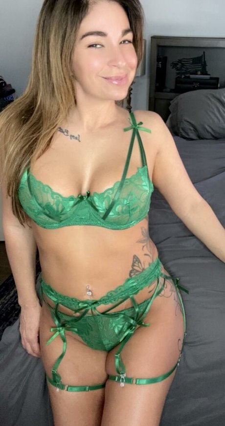 LoveyBeth beautiful pornstar pictures