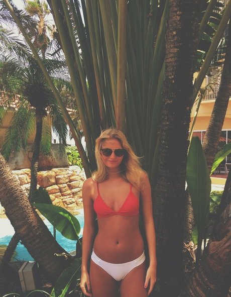 Ellie Gall perfect model photo