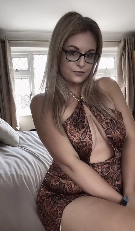 LisaJ Cosplay star art photo