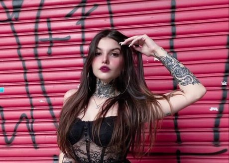 MariMirellee porn actress pic