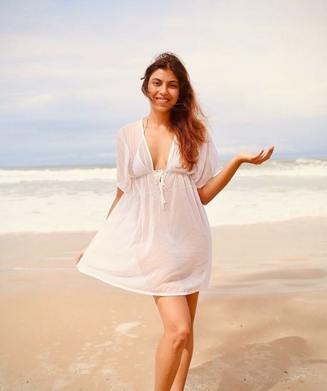 Priyanka Prateek star perfect pic