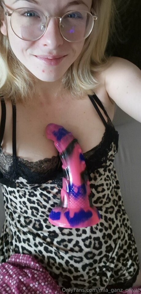 mia ganz privat model porn photo