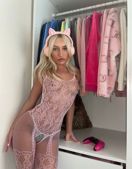 charlottet43869 high quality model image