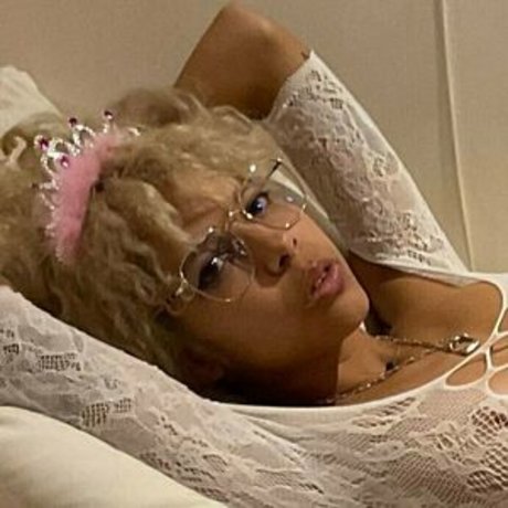 bloompoison model erotic archive