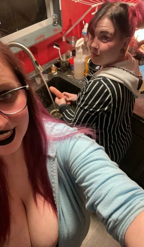 queenhails22 sexy pornstar images