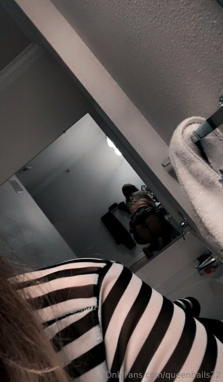 queenhails22 star high quality photo