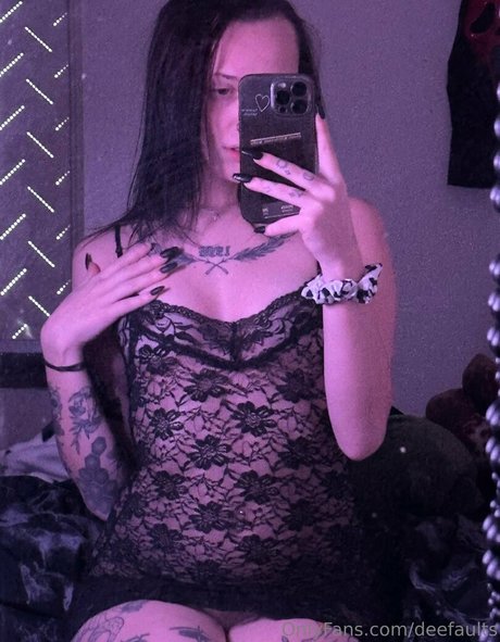 deefaults nude star picture