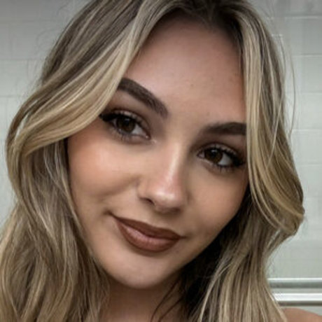 emmacaulfield18 pretty pornstar pics