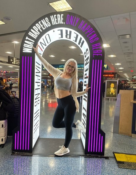 Miss Ava James sexy star images