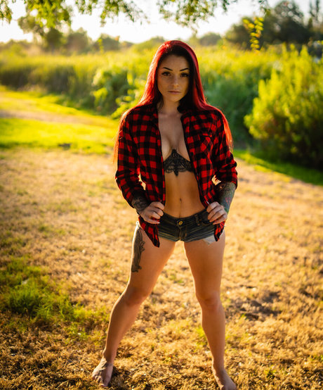 Sinnful official pornstar pretty pictures