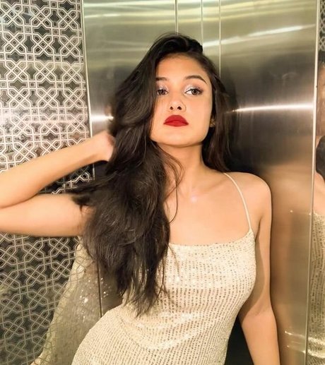 Aayushi Verma pornstar nude images