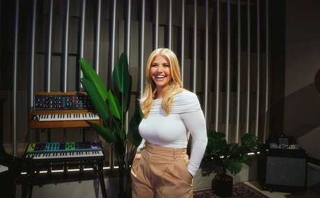 Beatrice Egli pornstar art img