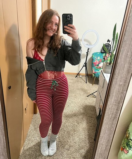 Adorablelilli star porn pic