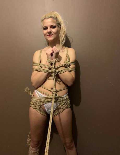 Charley Mairs art model image