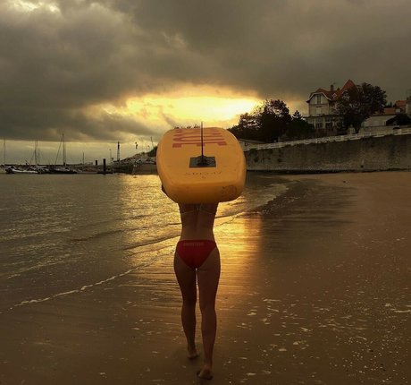 Adele tsy adult model photos