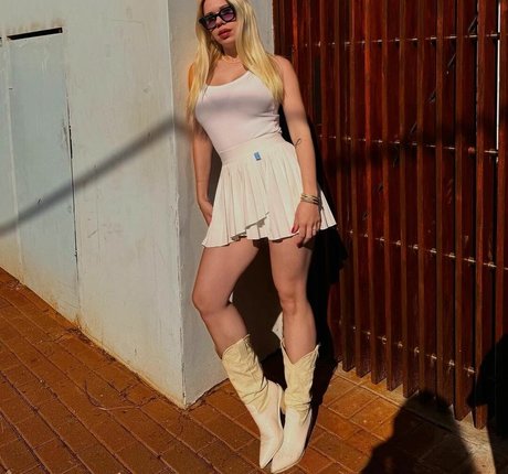 Shelly Cohen free model picture