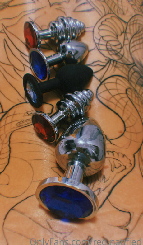 red natified sex actress pics