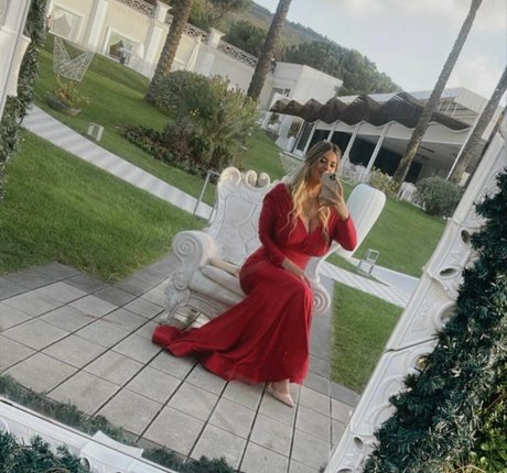 Anna Riano exclusive actress pics