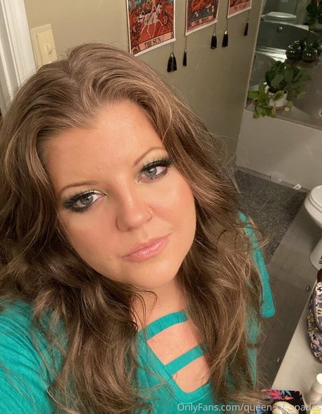 queen of spades model exclusive image