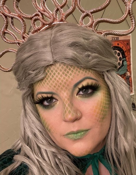 queen of spades thumbnail