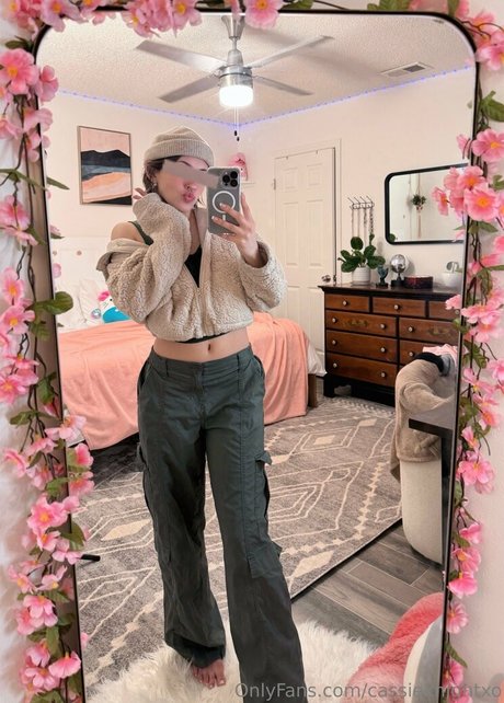 cassieknightxo xxx pornstar image