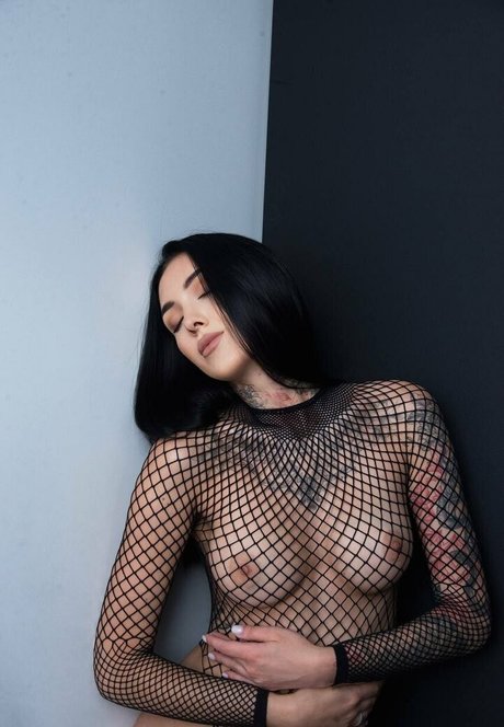 _Poison lips_ sex star gallery