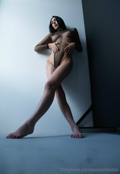 _Poison lips_ high quality model picture