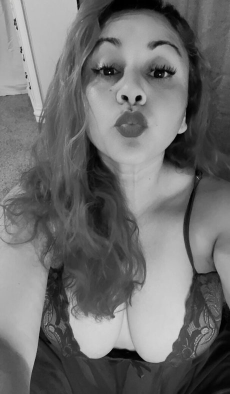 Sassigirl69 model naked picture