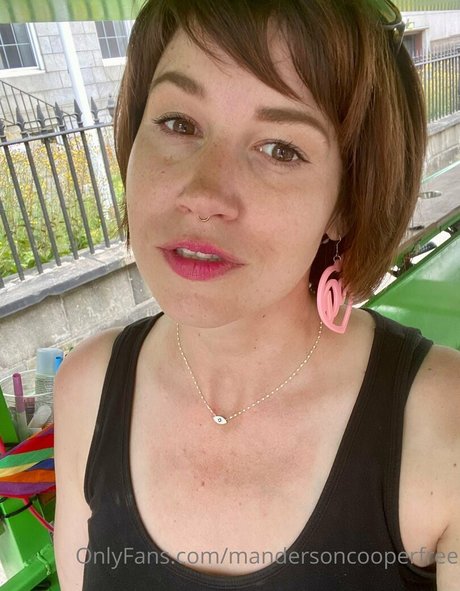 mandersoncooperfree nude star image