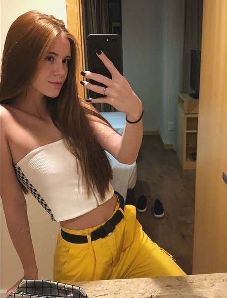 Amandinha ad BR adult model pics