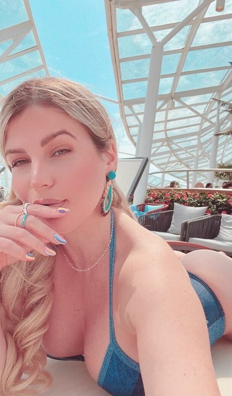 round ass onlyfans adult images