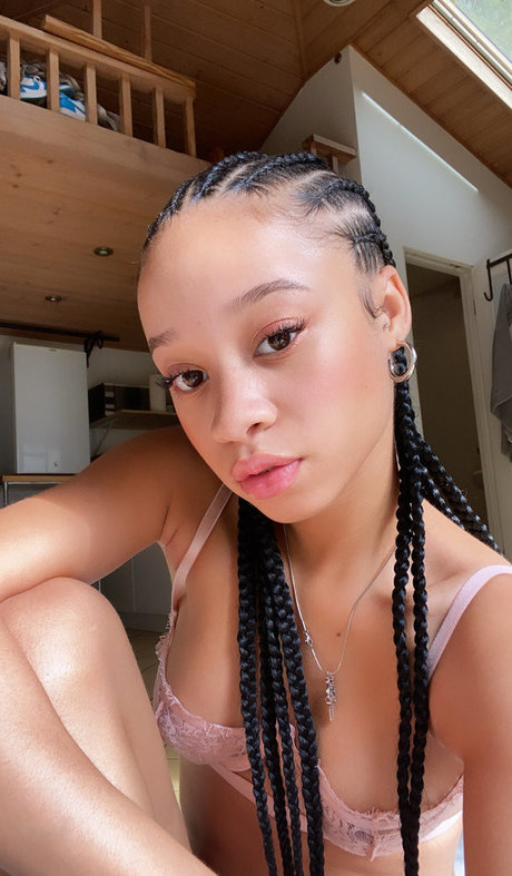 NawtyByNature star hot pic