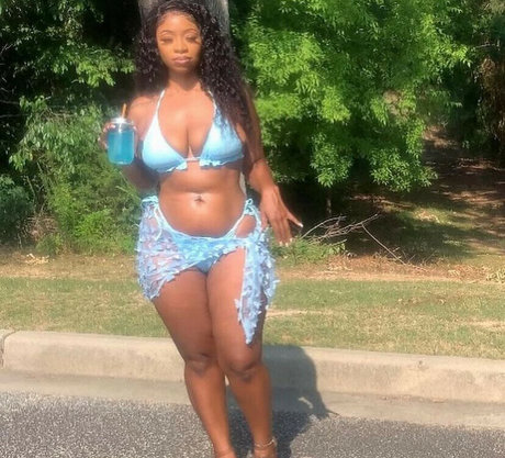 Miko Li beautiful model archive