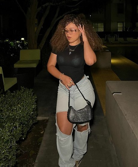 Tahani Anderson pornstar hd img