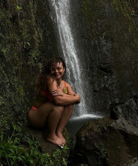 Tahani Anderson nude star pics