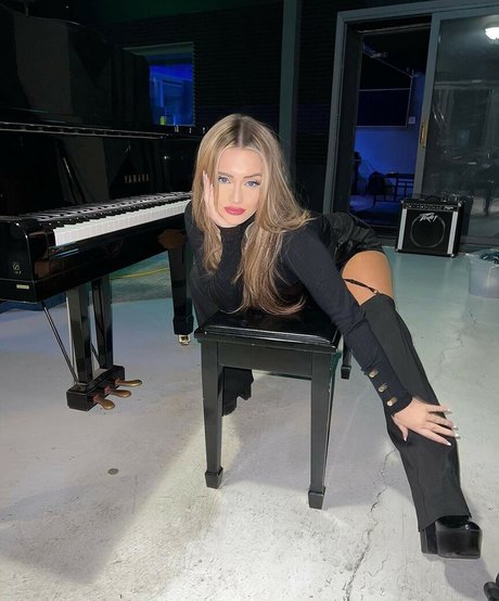 Mae Welsch nudes pornstar gallery