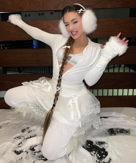 Mae Welsch star pretty pics