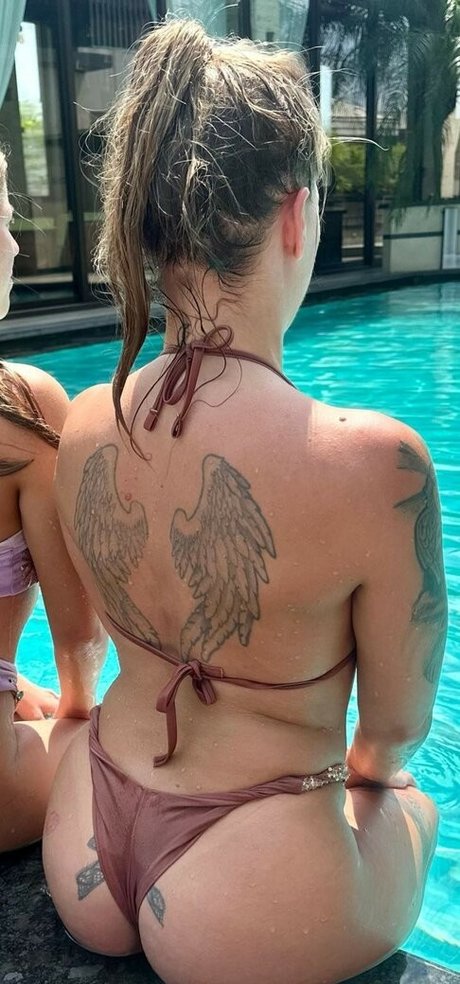 Silvia and Eveline Dellai model top gallery