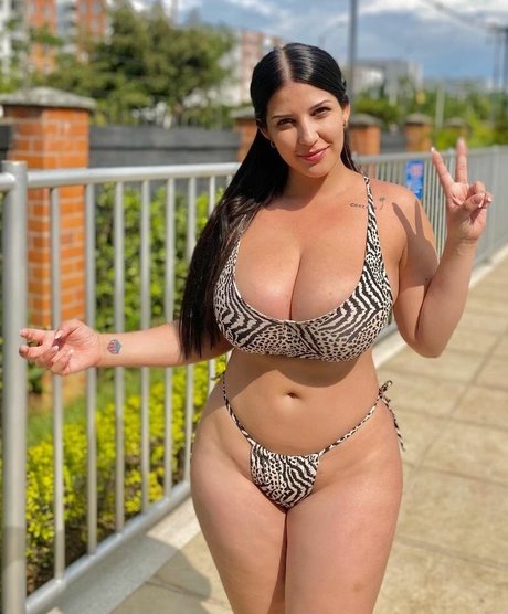 Yoselin castiillo nudes model gallery