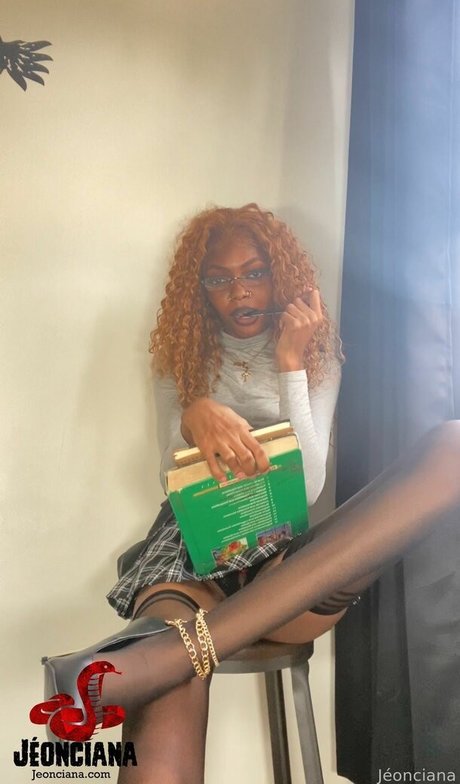 Jeonciana adult model photo