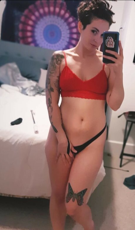 Salunes secret adult model photos