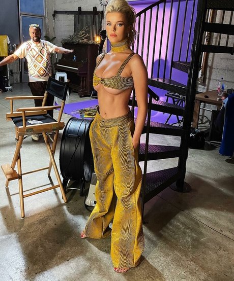 Mckenzie Hewson thumbnail