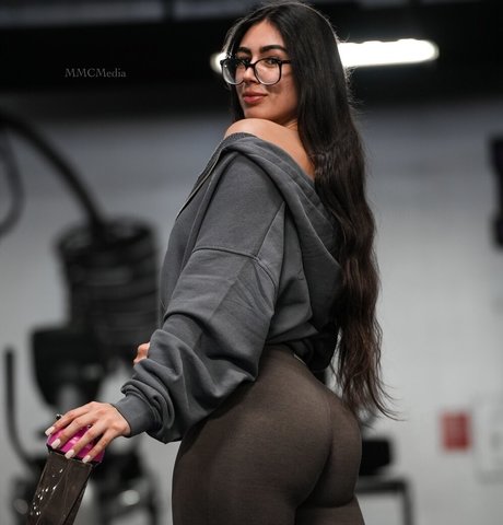 flexwness porn model photo