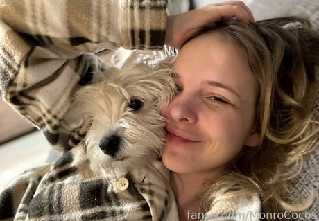 MonroCocos model pretty image