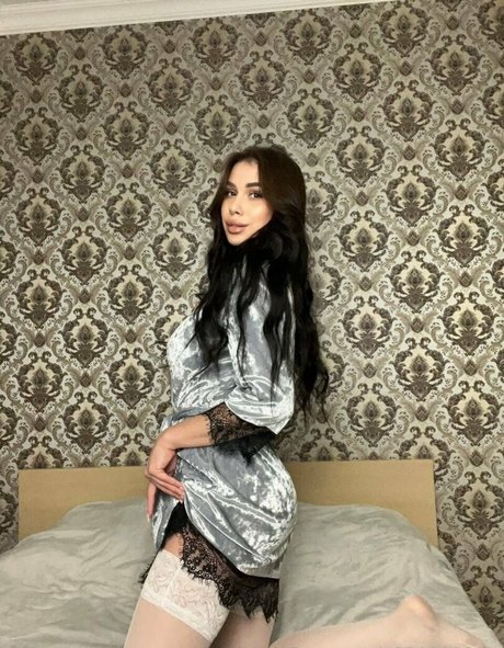 elizabeth natural sex actress pics