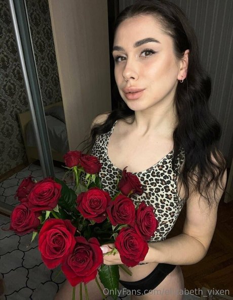 elizabeth natural pornstar naked img